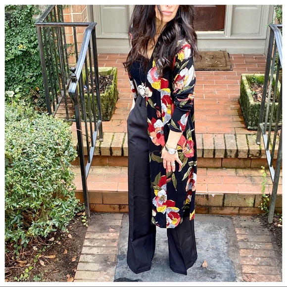 ✨LAST ONE✨Black Floral gorgeous long chic cardigan - Picture 8 of 8